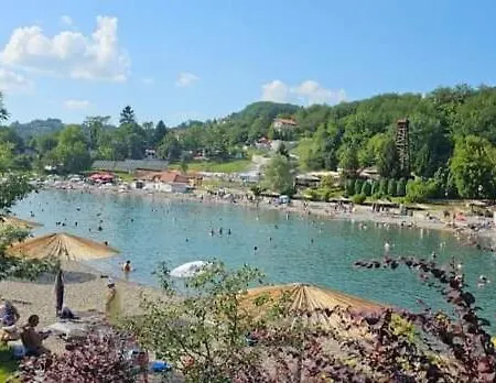 Apartman As Emporio Omega 2 *