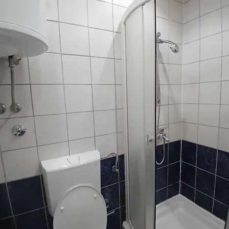 Apartman As Emporio Omega 2 *